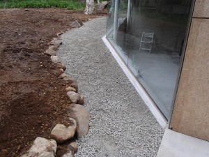 2013/7/15 犬走り砕石充填